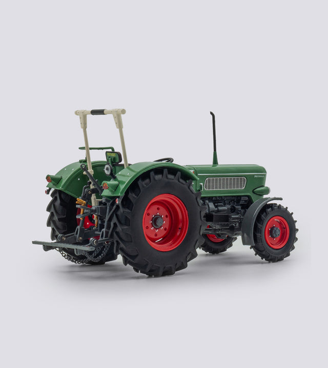 Fendt Favorit 3 4WD mit Rollbügel (1:32)