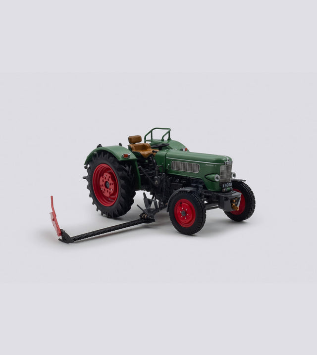 Fendt Favorit 3 2WD mit Mähwerk (1:32)