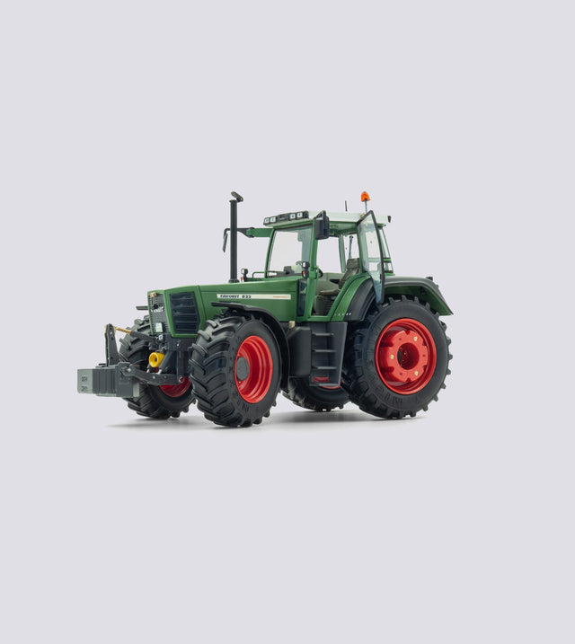 Fendt Favorit 822 (1:32)