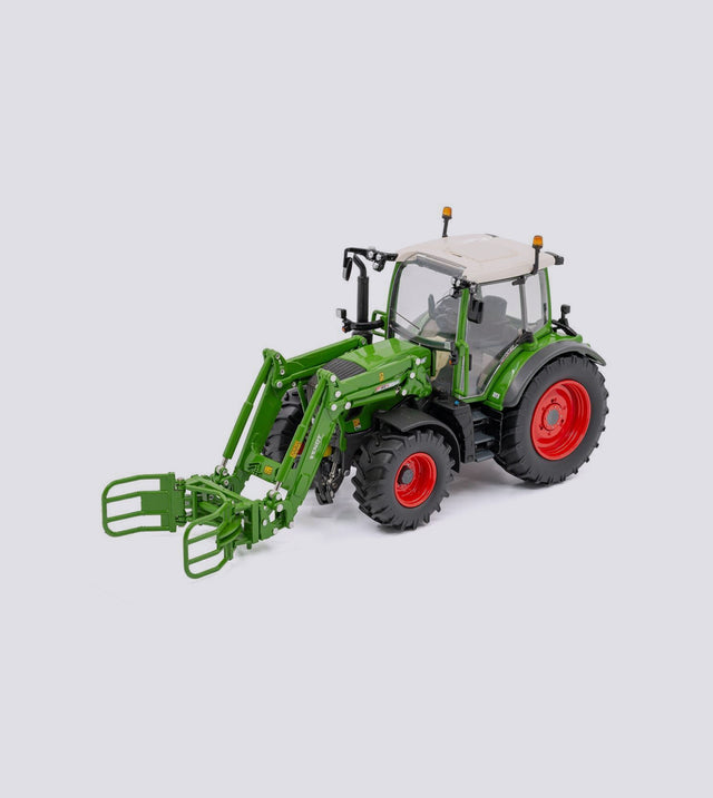 Fendt 313 Vario with front loader (1:32)