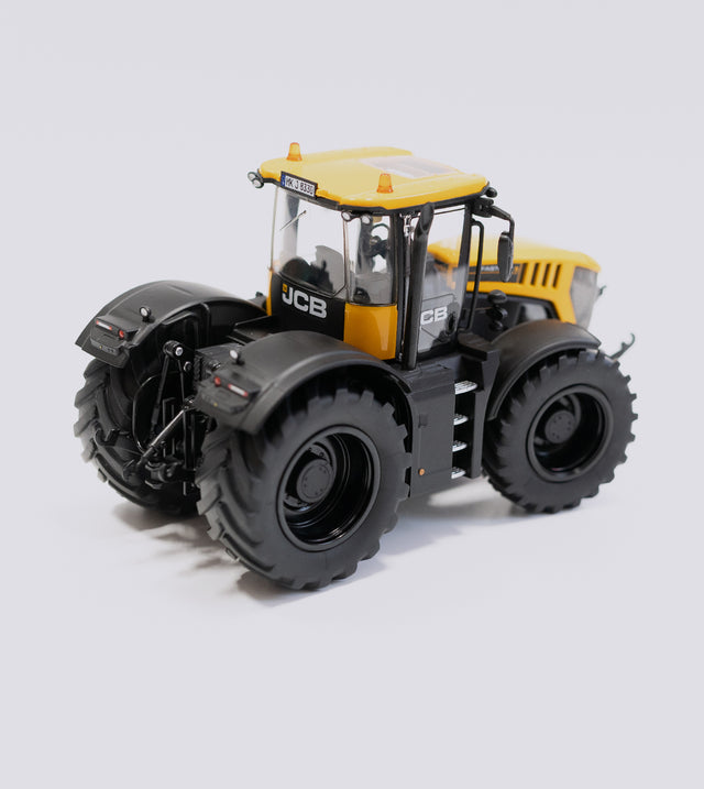 JCB Fastrac 8330 - Black Rims (1:32)