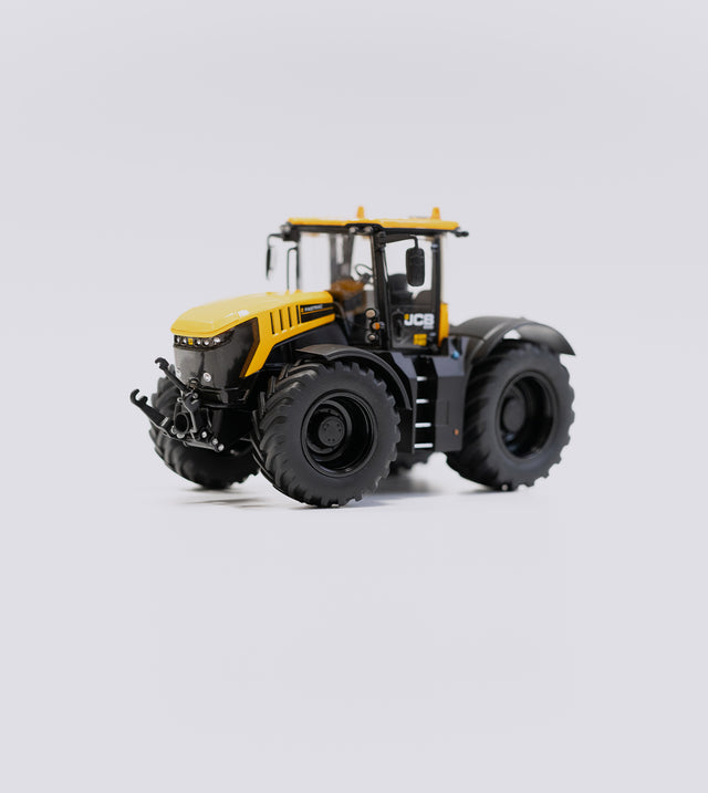 JCB Fastrac 8330 - Black Rims (1:32)