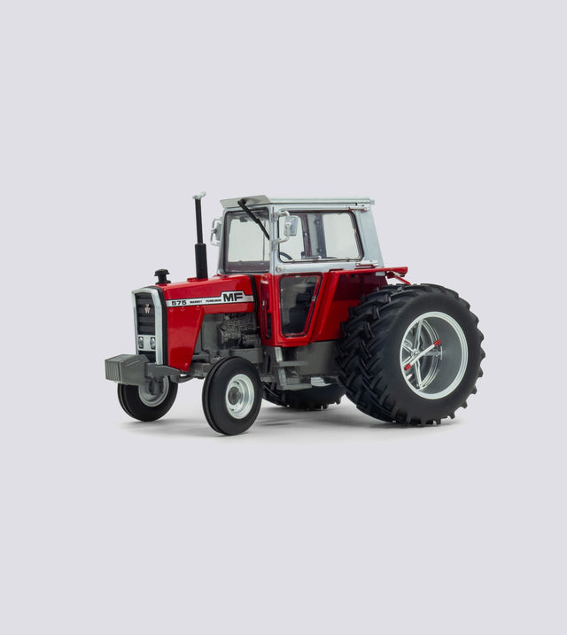 Massey Ferguson 575 2WD Doppelreifen Silberne Kabine (1:32)