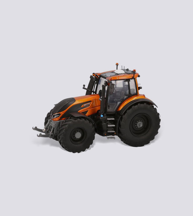 Valtra Q305 Burnt Orange (1:32)